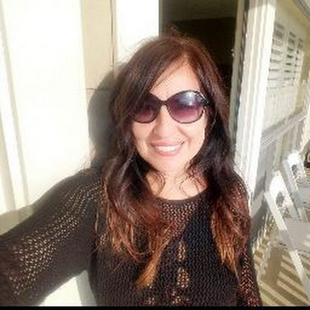 Meet your Posher, Claudia